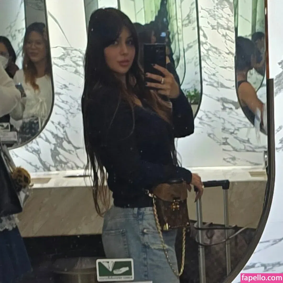 Ayesha Takia Onlyfans Photo Gallery 