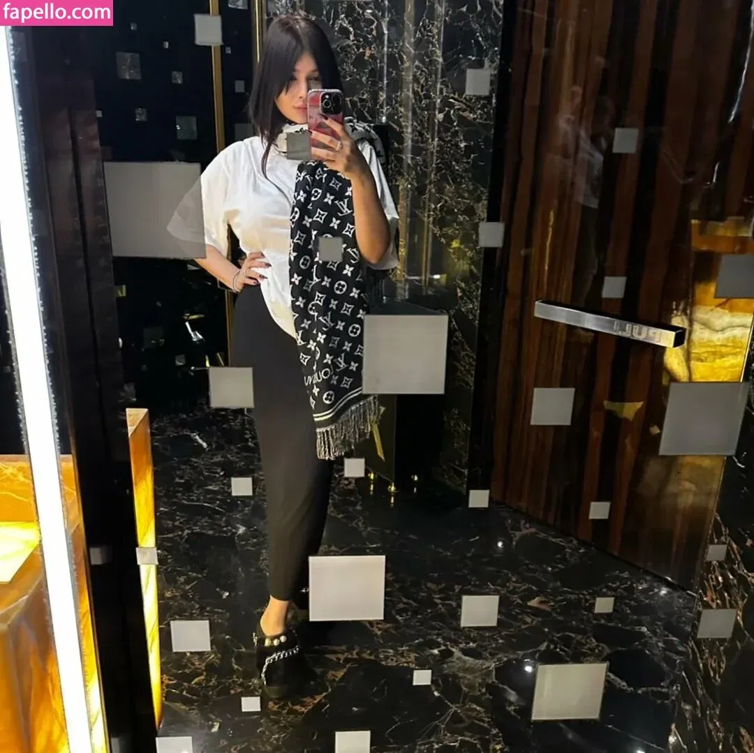 Ayesha Takia Onlyfans Photo Gallery 