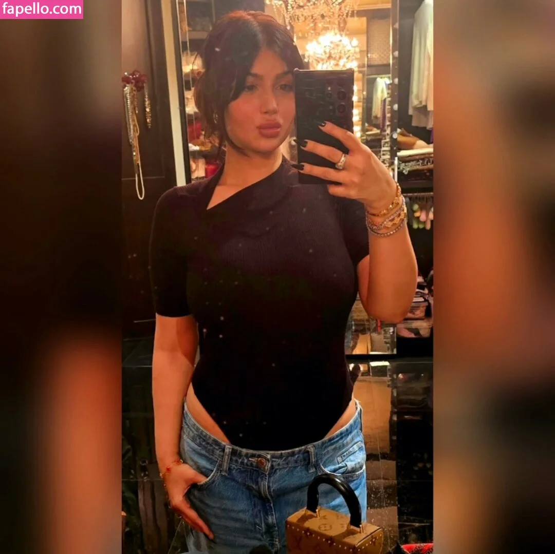 Ayesha Takia Onlyfans Photo Gallery 