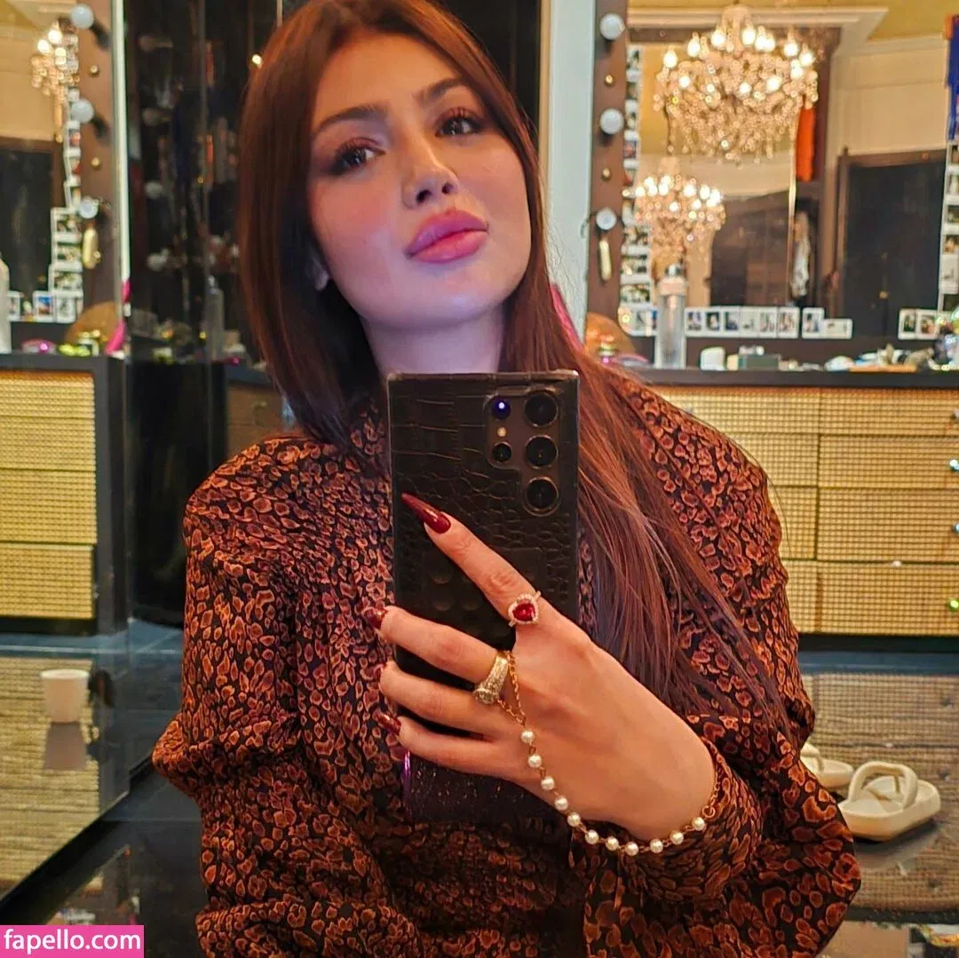 Ayesha Takia Onlyfans Photo Gallery 