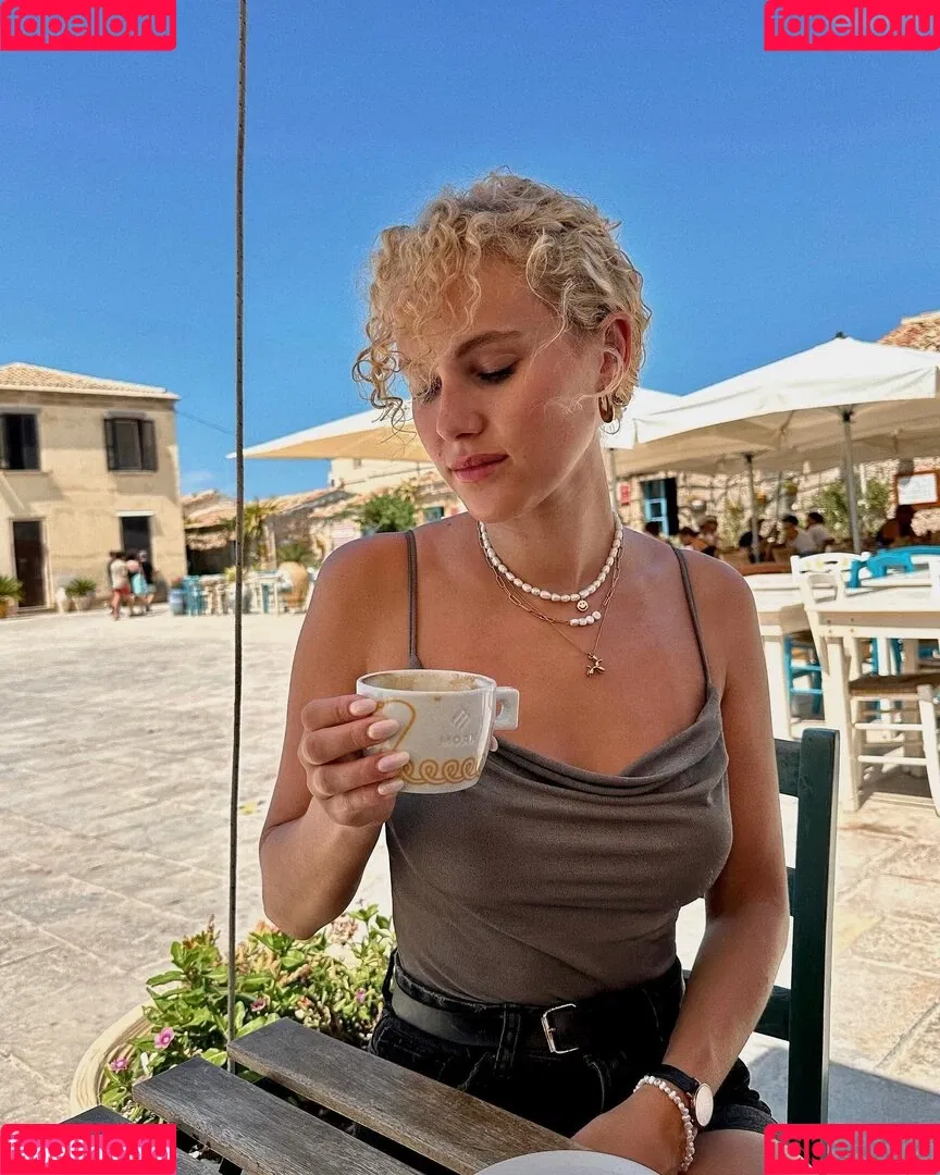 Pauline Angert Onlyfans Photo Gallery 