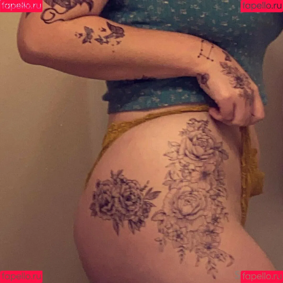 skirtsowo Onlyfans Photo Gallery 