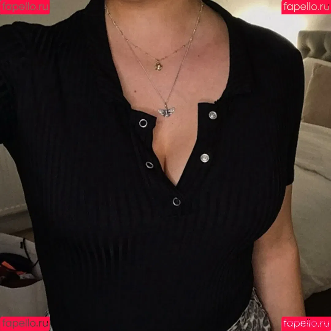 Emily Barrett Onlyfans Photo Gallery 