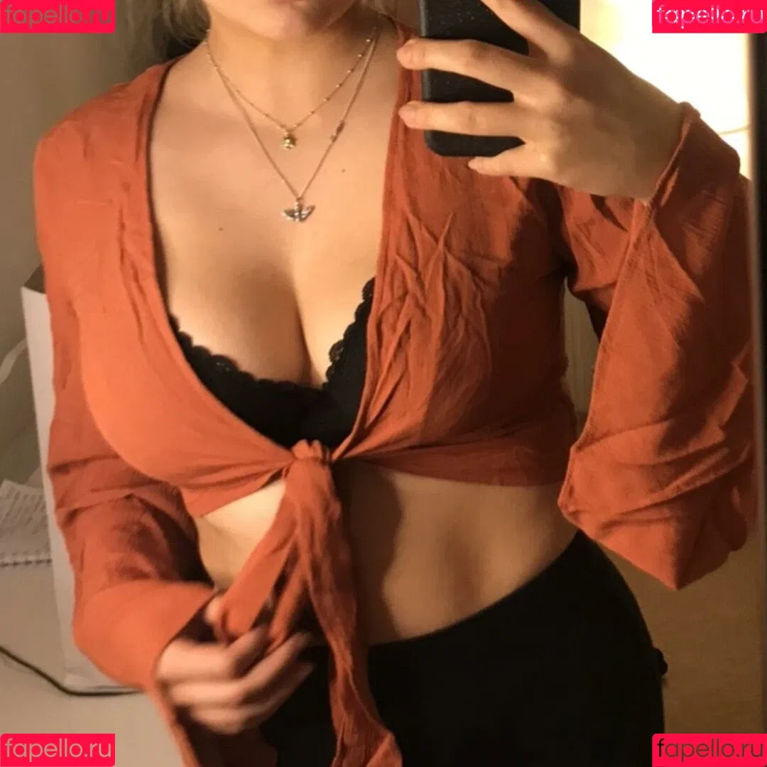 Emily Barrett Onlyfans Photo Gallery 