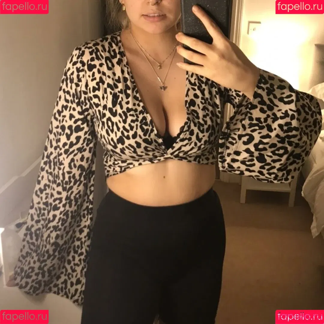 Emily Barrett Onlyfans Photo Gallery 