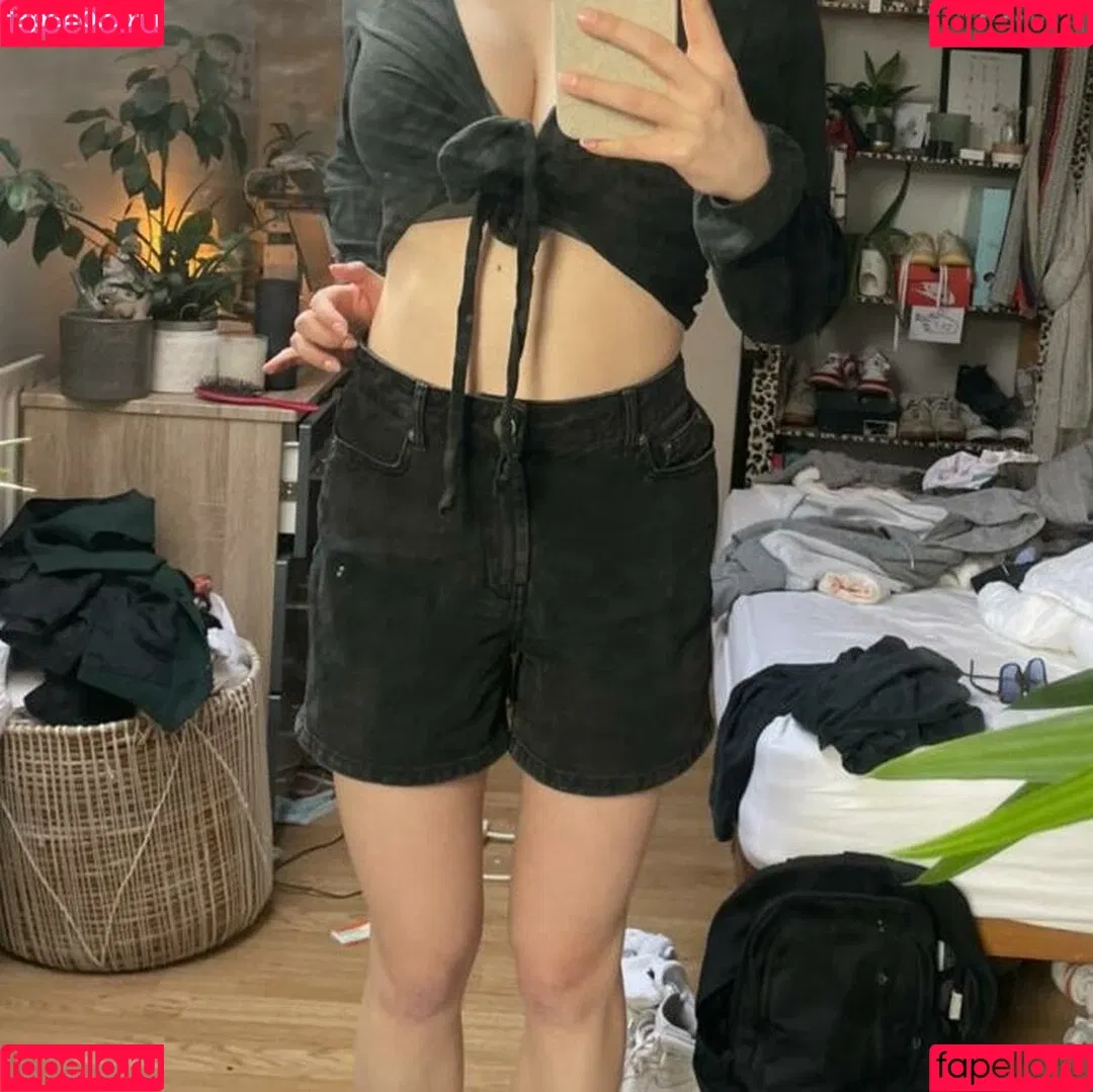 Emily Barrett Onlyfans Photo Gallery 