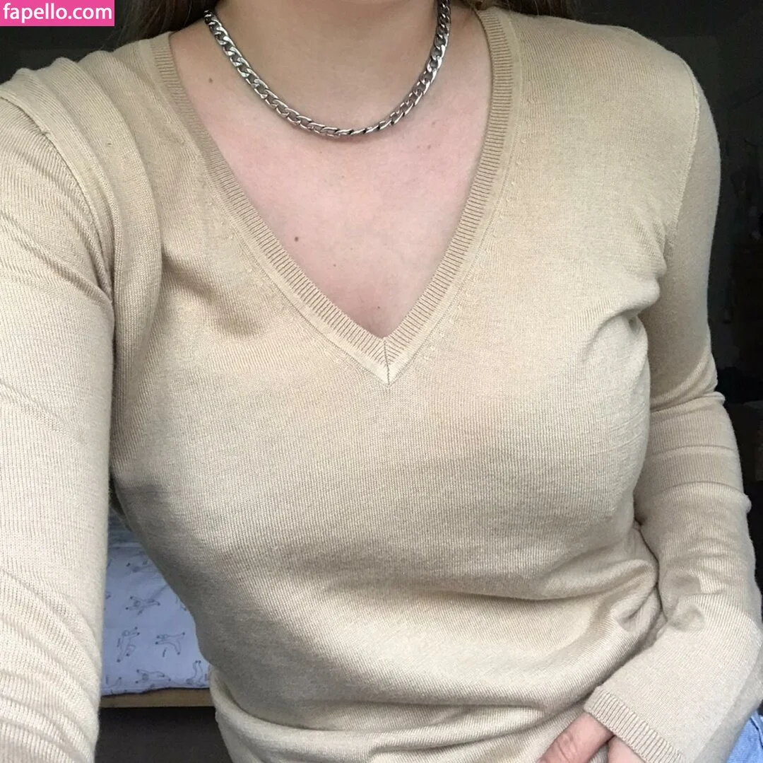 Emily Barrett Onlyfans Photo Gallery 