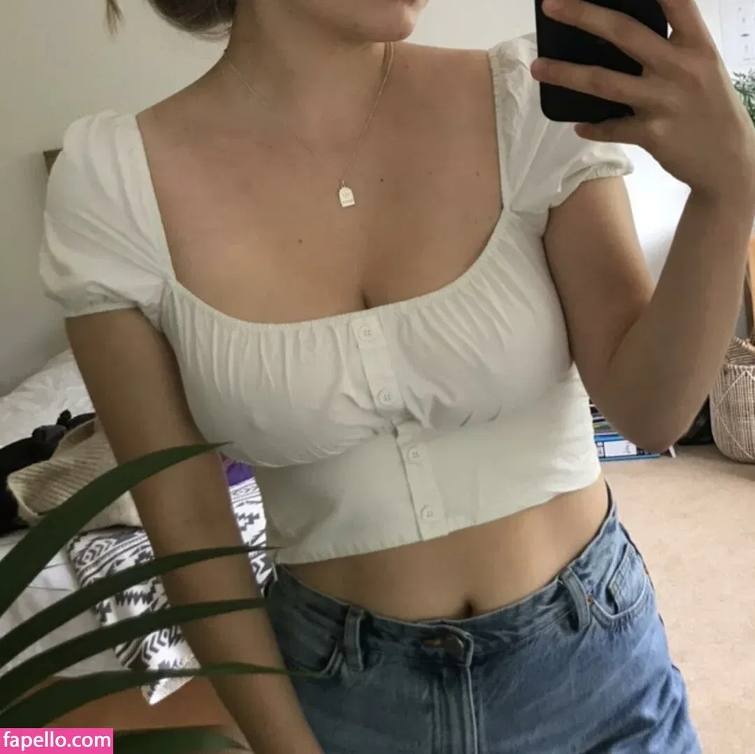 Emily Barrett Onlyfans Photo Gallery 