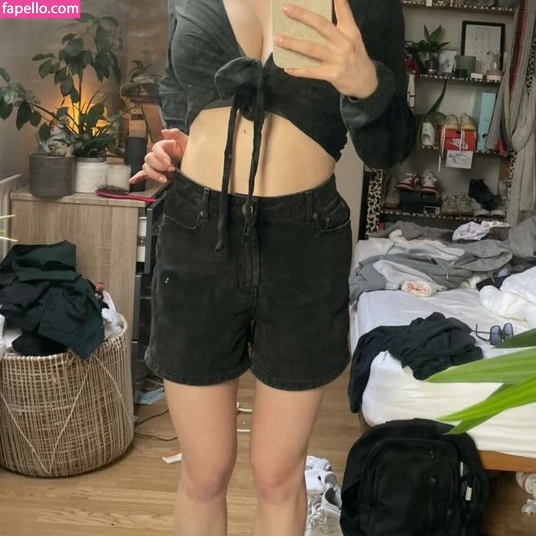 Emily Barrett Onlyfans Photo Gallery 