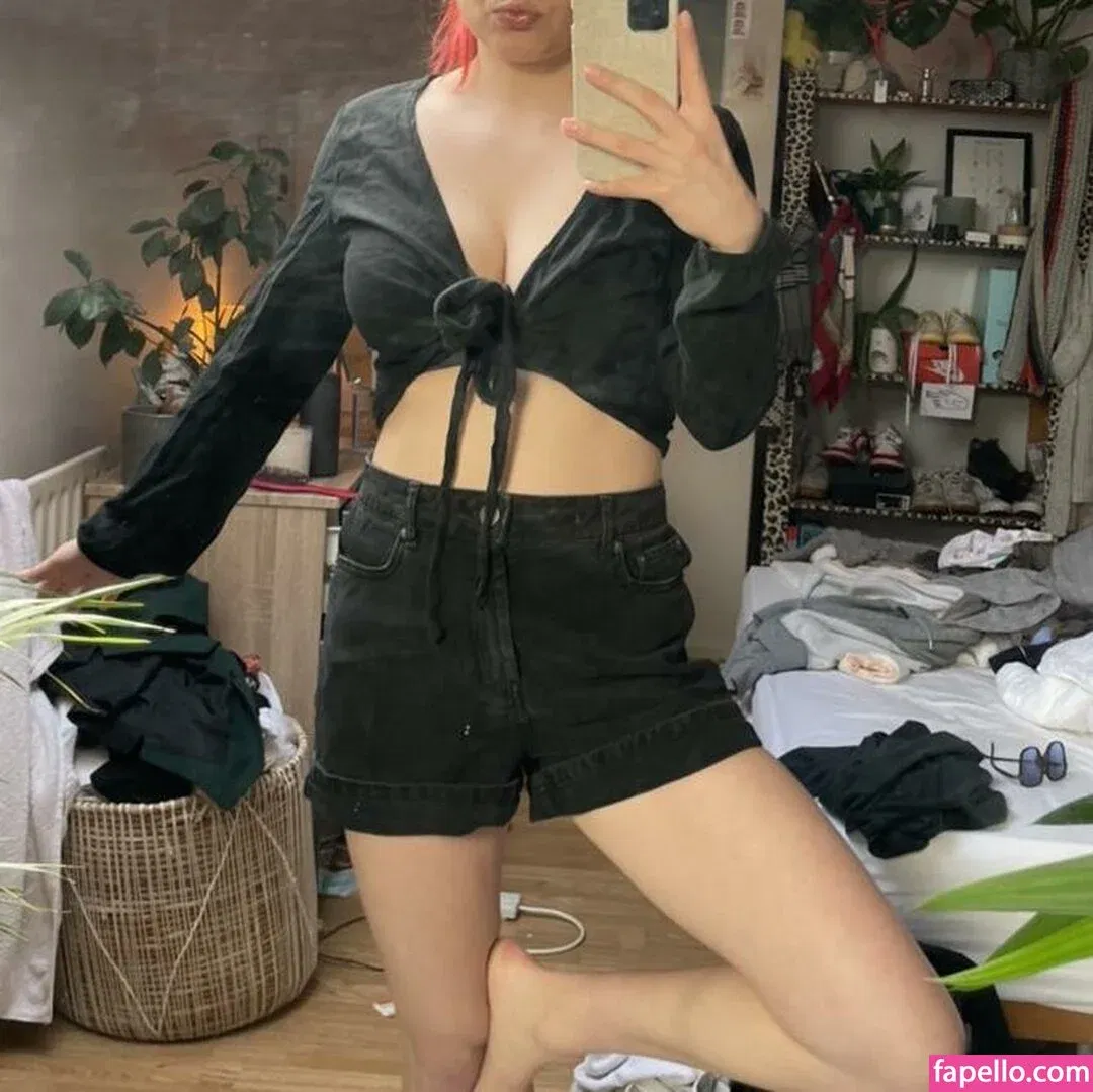 Emily Barrett Onlyfans Photo Gallery 