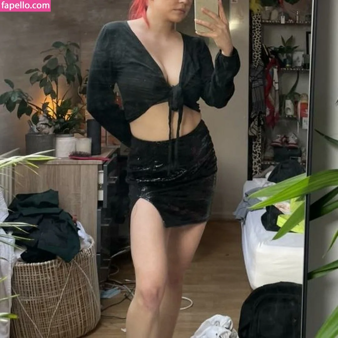 Emily Barrett Onlyfans Photo Gallery 