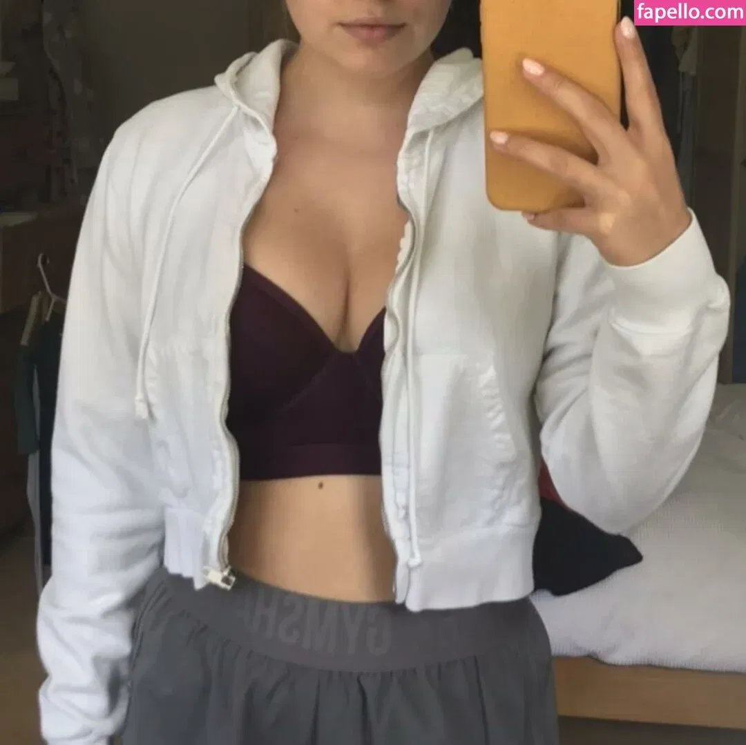 Emily Barrett Onlyfans Photo Gallery 