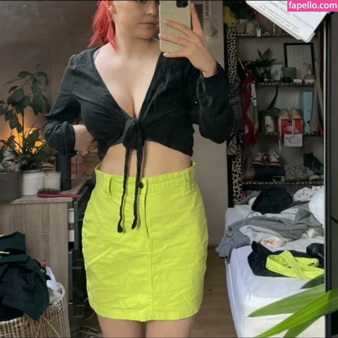 Emily Barrett Onlyfans Photo Gallery 