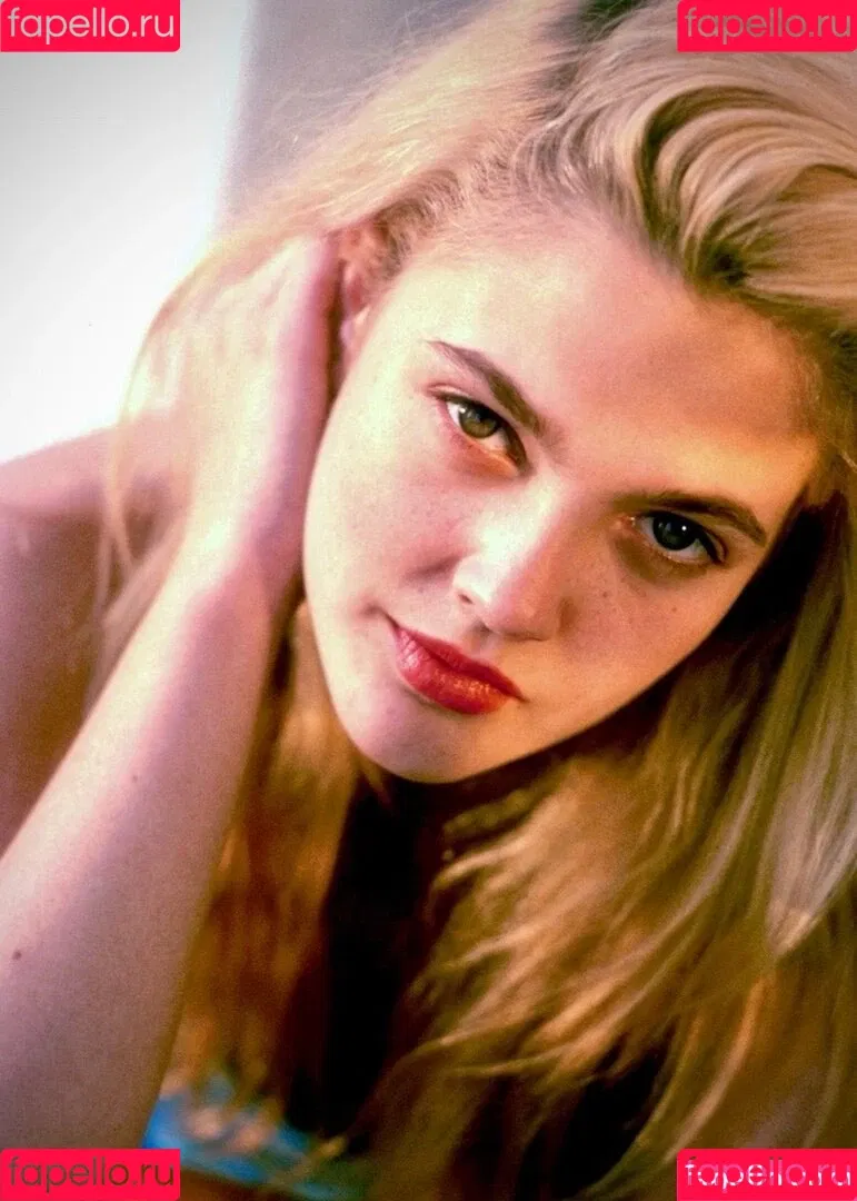 Drew Barrymore Onlyfans Photo Gallery 