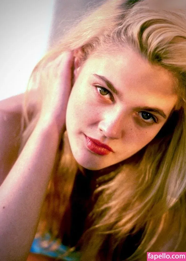 Drew Barrymore Onlyfans Photo Gallery 