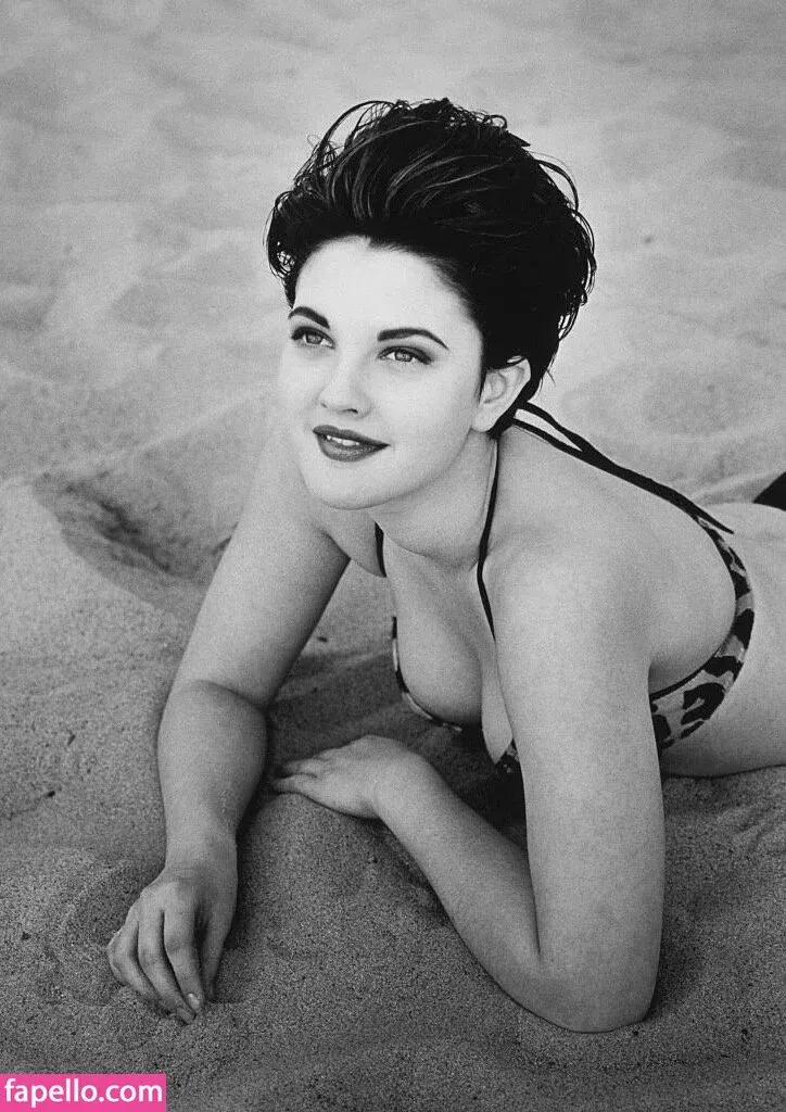 Drew Barrymore Onlyfans Photo Gallery 