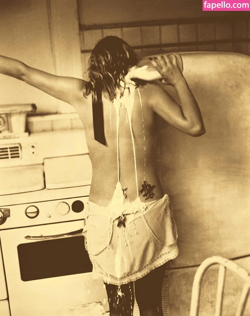 Drew Barrymore Onlyfans Photo Gallery 