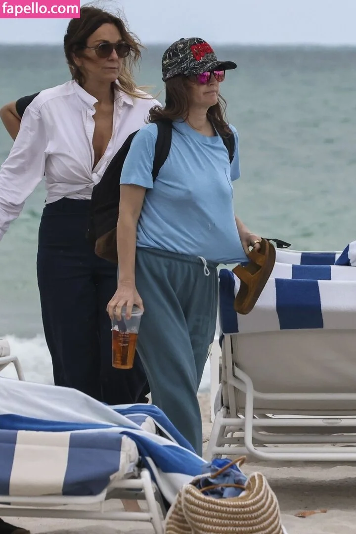 Drew Barrymore Onlyfans Photo Gallery 