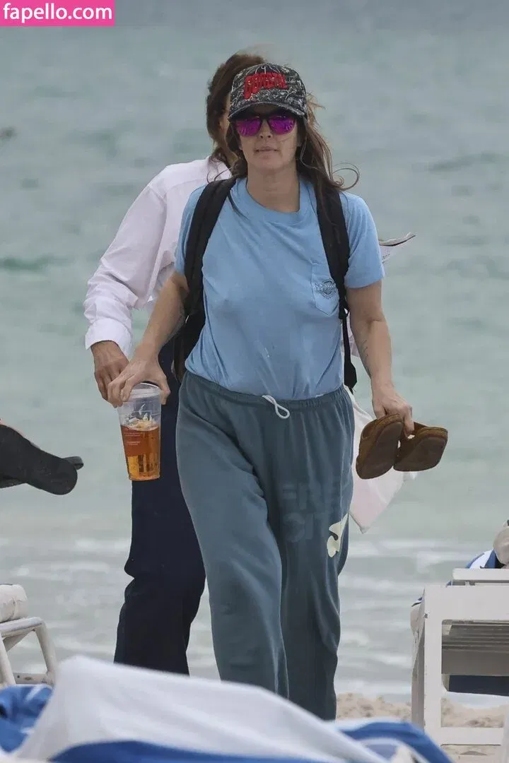 Drew Barrymore Onlyfans Photo Gallery 