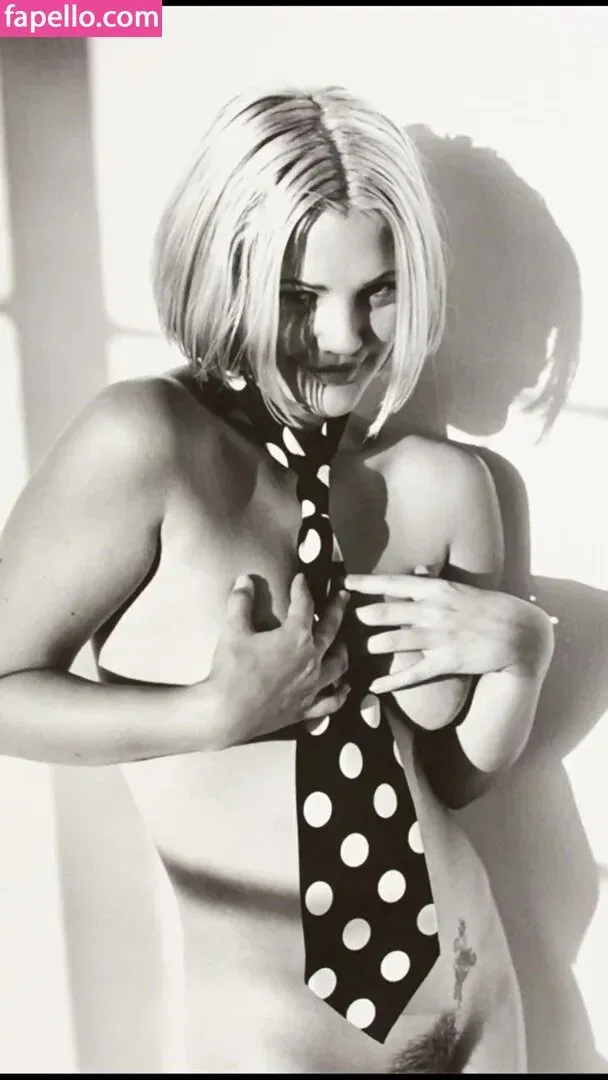 Drew Barrymore Onlyfans Photo Gallery 