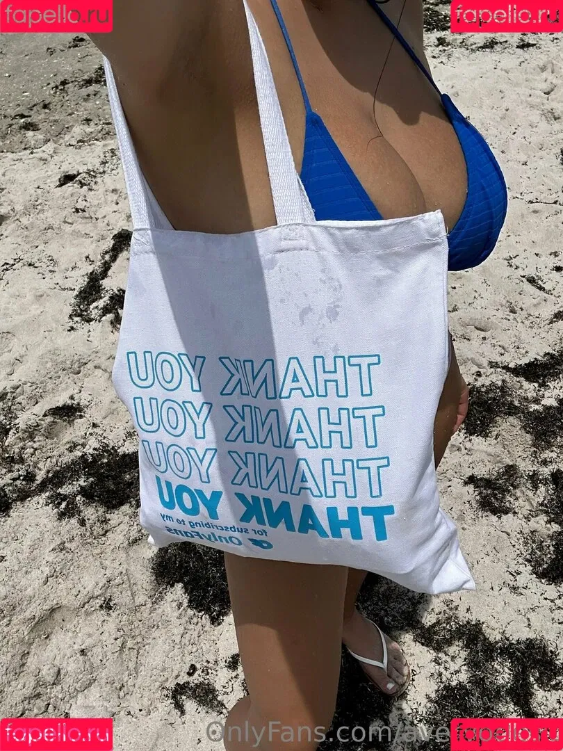 averydoesit Onlyfans Photo Gallery 