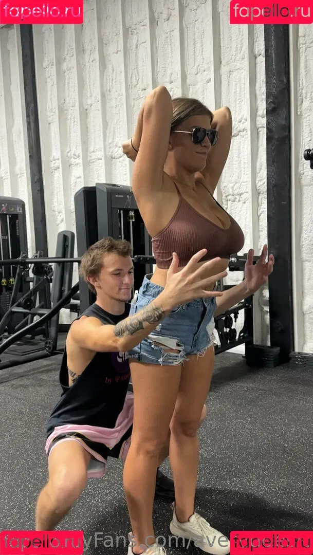averydoesit Onlyfans Photo Gallery 