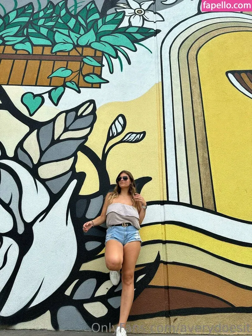 averydoesit Onlyfans Photo Gallery 