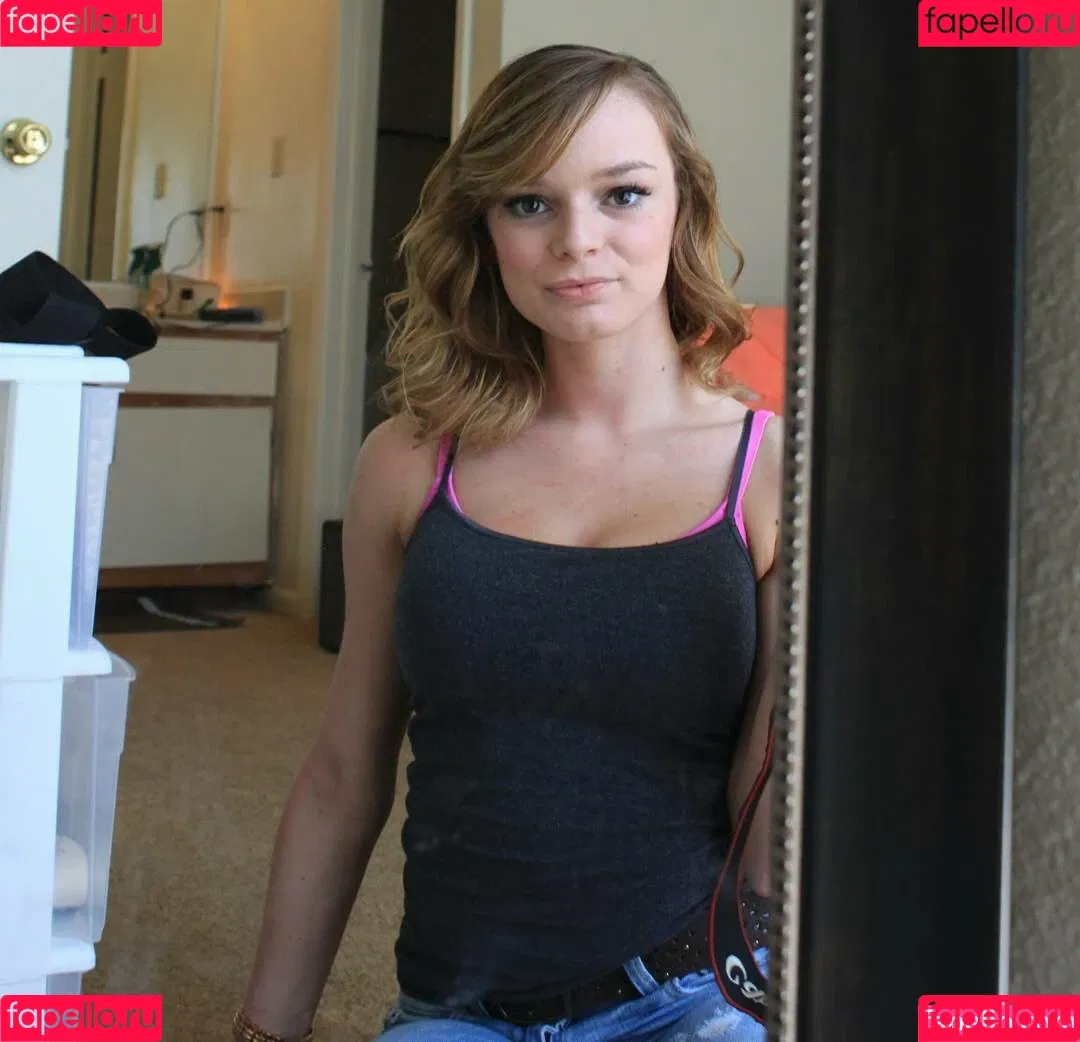 Chasity McClelland Onlyfans Photo Gallery 