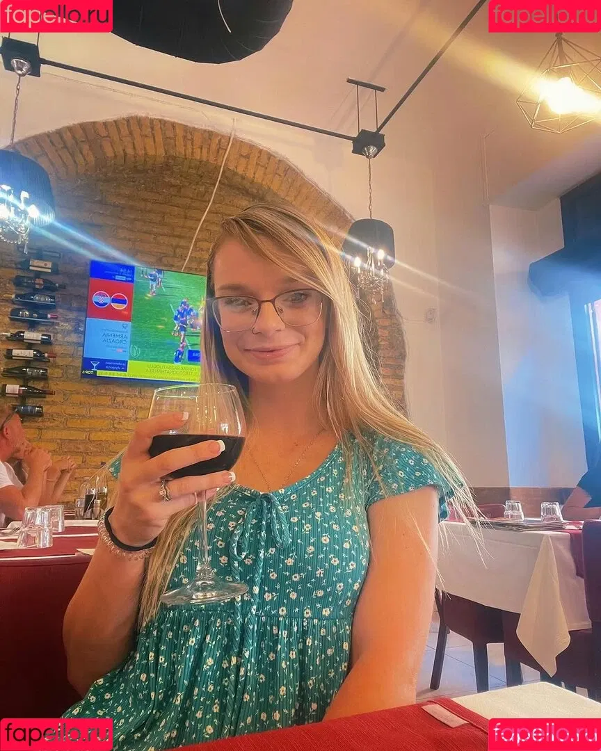 Chasity McClelland Onlyfans Photo Gallery 