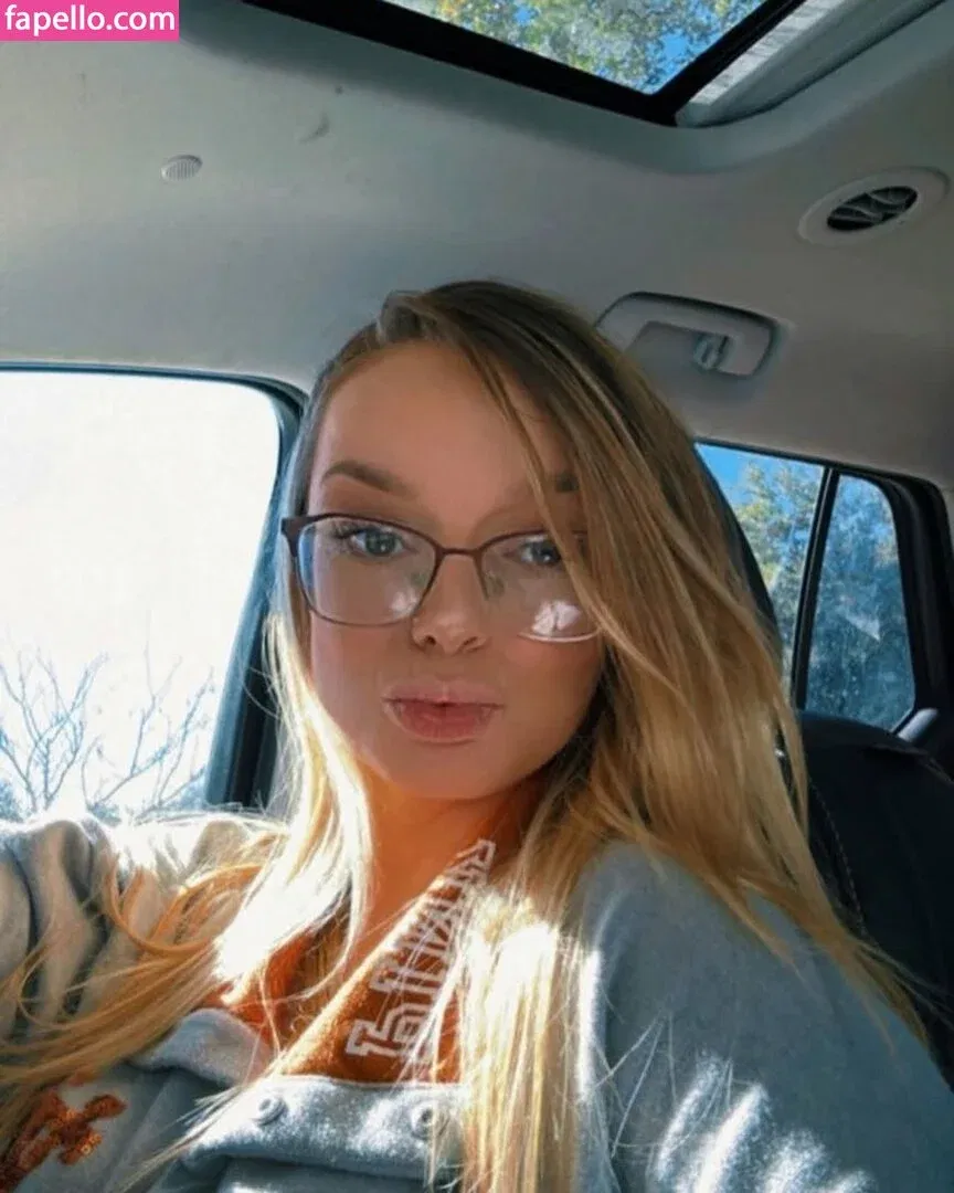 Chasity McClelland Onlyfans Photo Gallery 