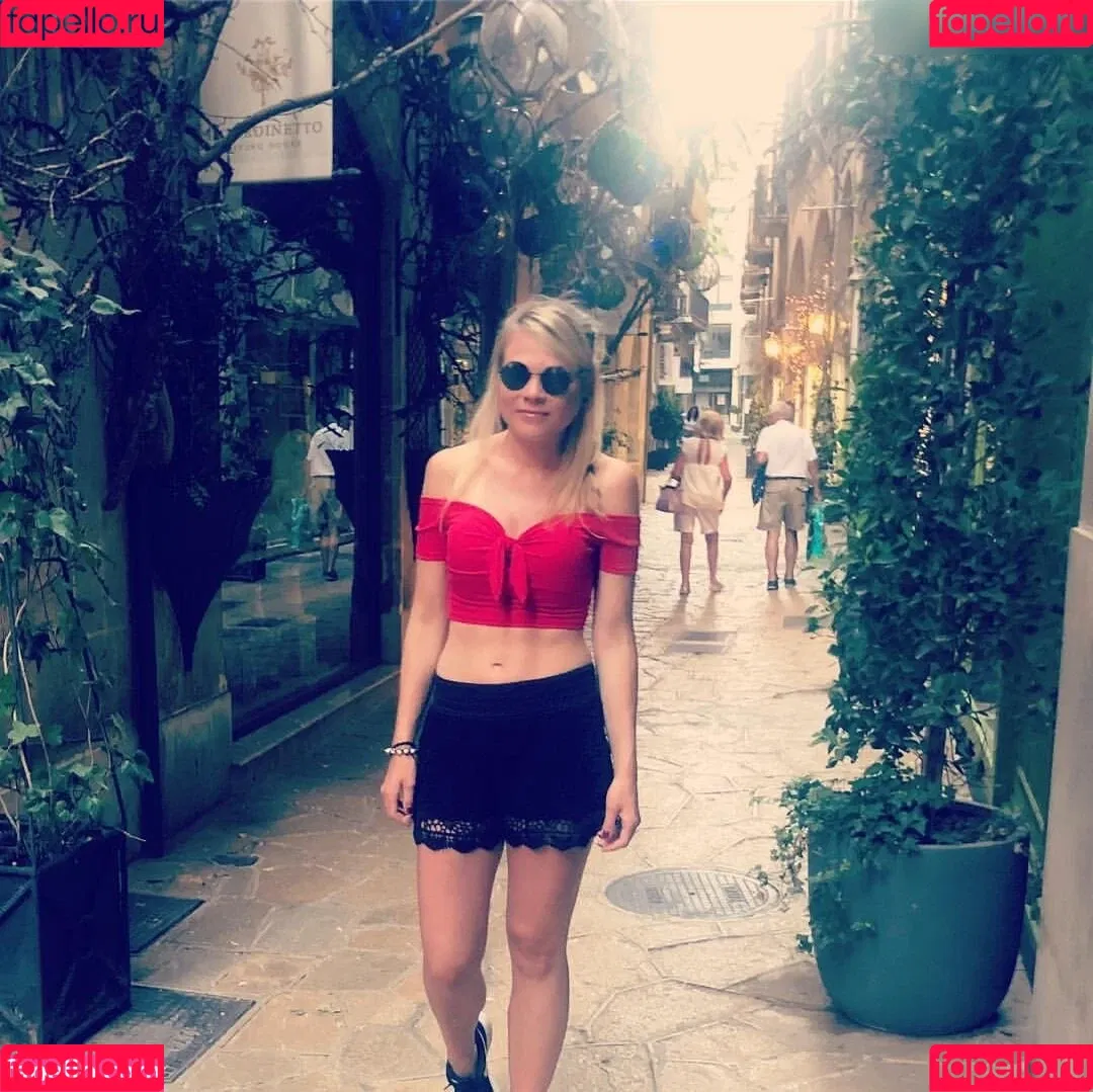 kira_christin Onlyfans Photo Gallery 
