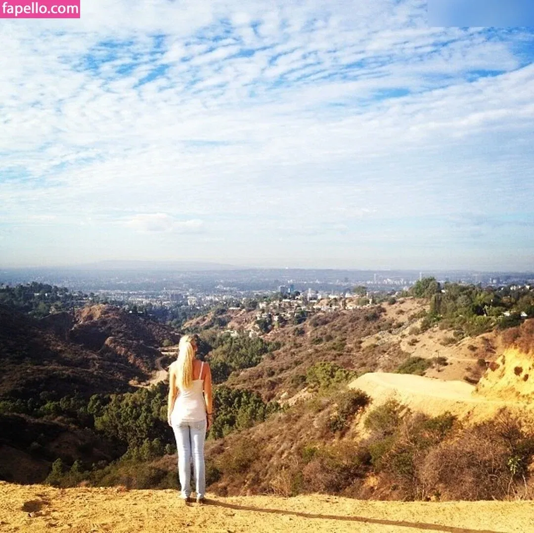 kira_christin Onlyfans Photo Gallery 