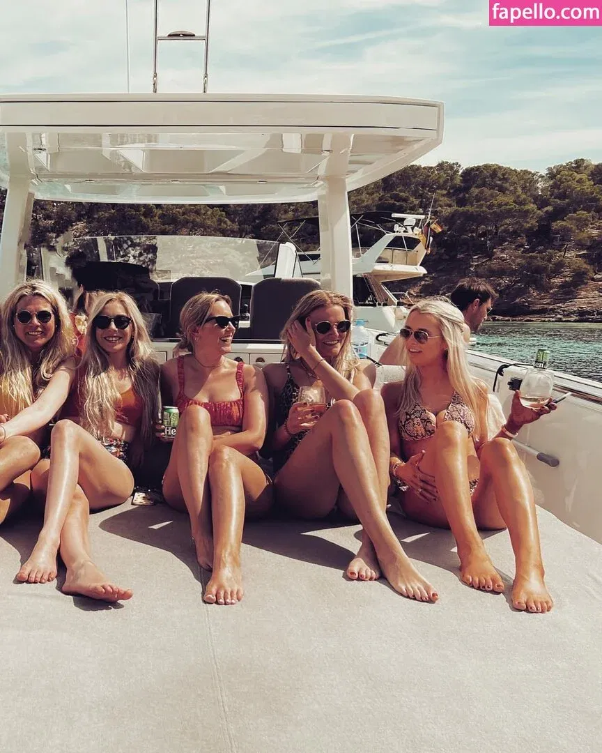 kira_christin Onlyfans Photo Gallery 