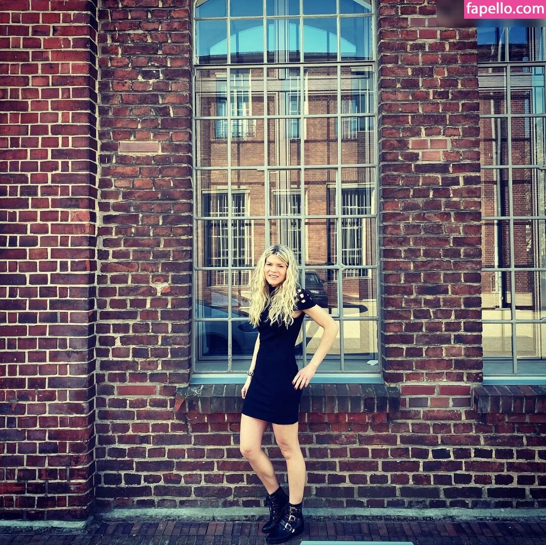 kira_christin Onlyfans Photo Gallery 