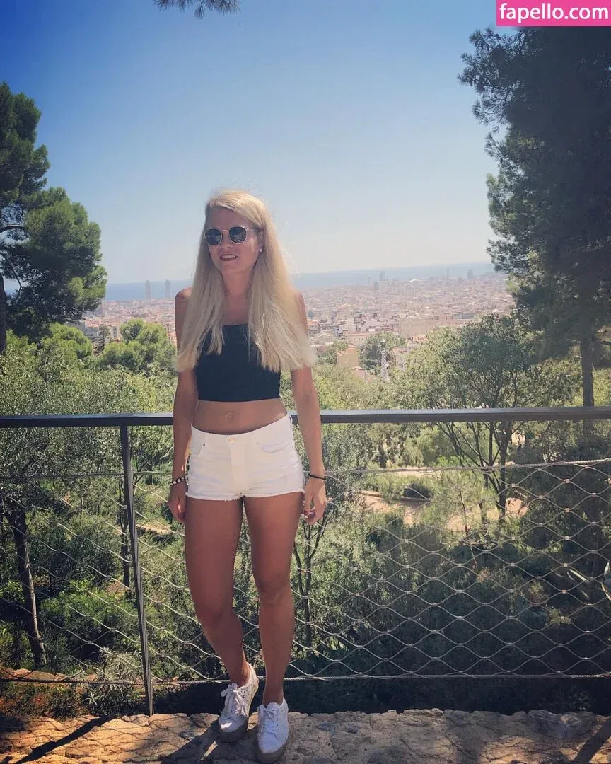 kira_christin Onlyfans Photo Gallery 