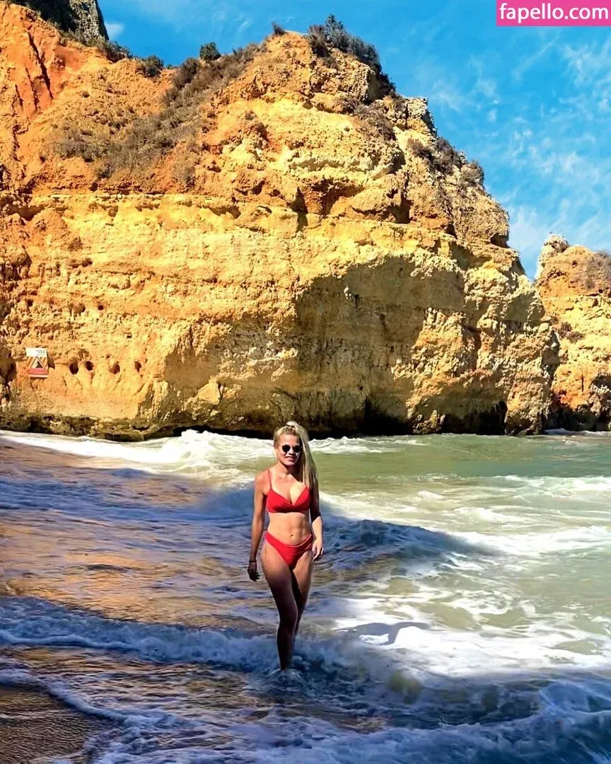 kira_christin Onlyfans Photo Gallery 