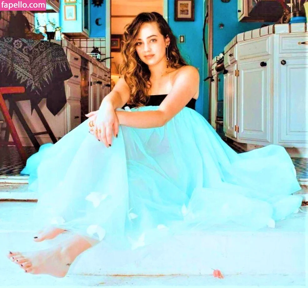 Mary März Onlyfans Photo Gallery 