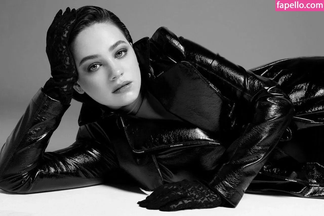 Mary März Onlyfans Photo Gallery 