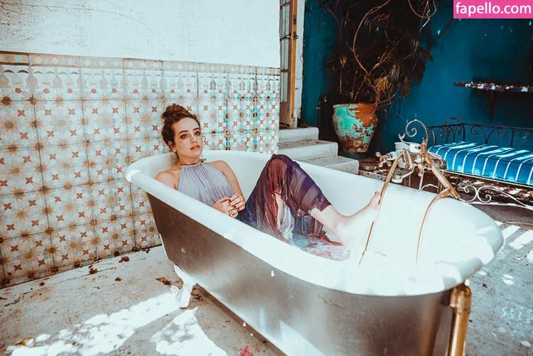 Mary März Onlyfans Photo Gallery 