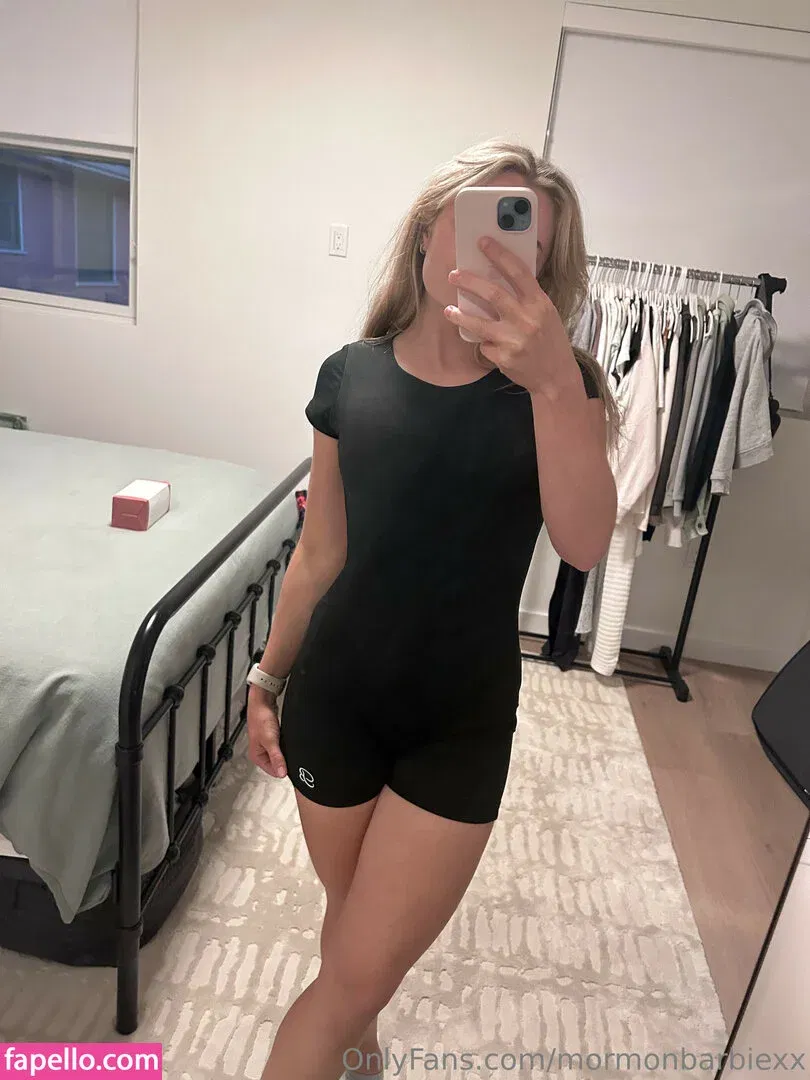 MormonBarbie Onlyfans Photo Gallery 