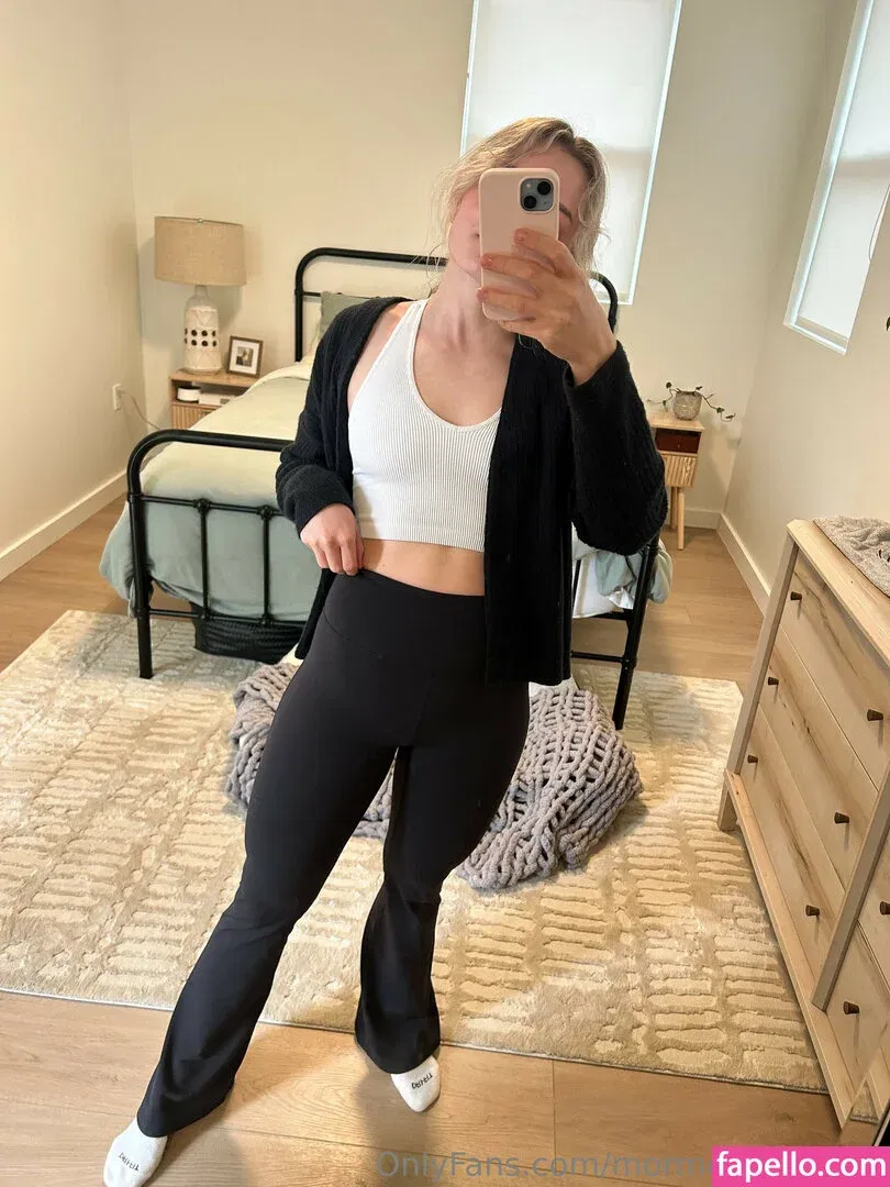 MormonBarbie Onlyfans Photo Gallery 