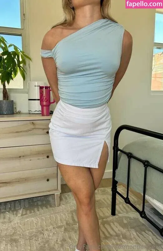 MormonBarbie Onlyfans Photo Gallery 