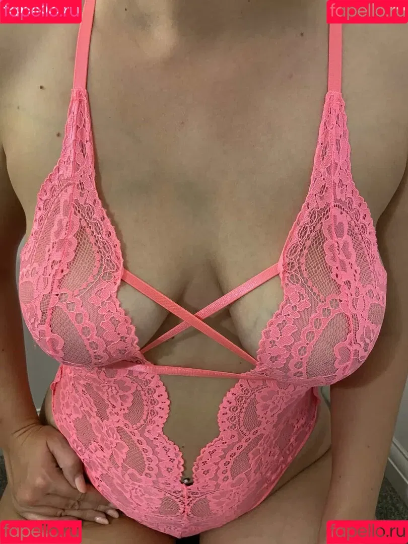 UK Wife Onlyfans Photo Gallery 