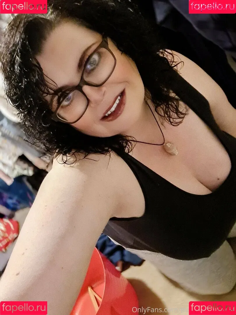 maturebustymom Onlyfans Photo Gallery 