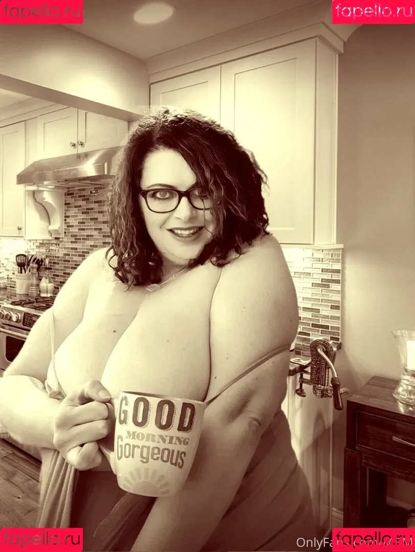 maturebustymom Onlyfans Photo Gallery 