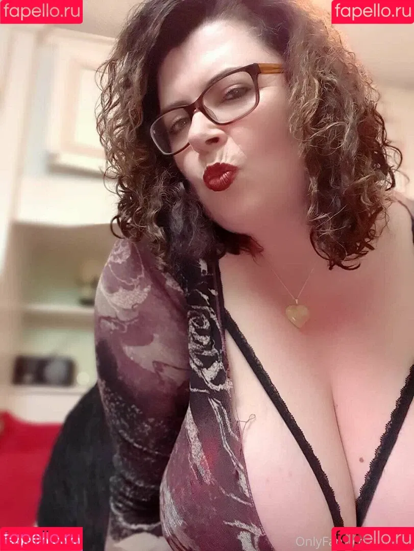 maturebustymom Onlyfans Photo Gallery 
