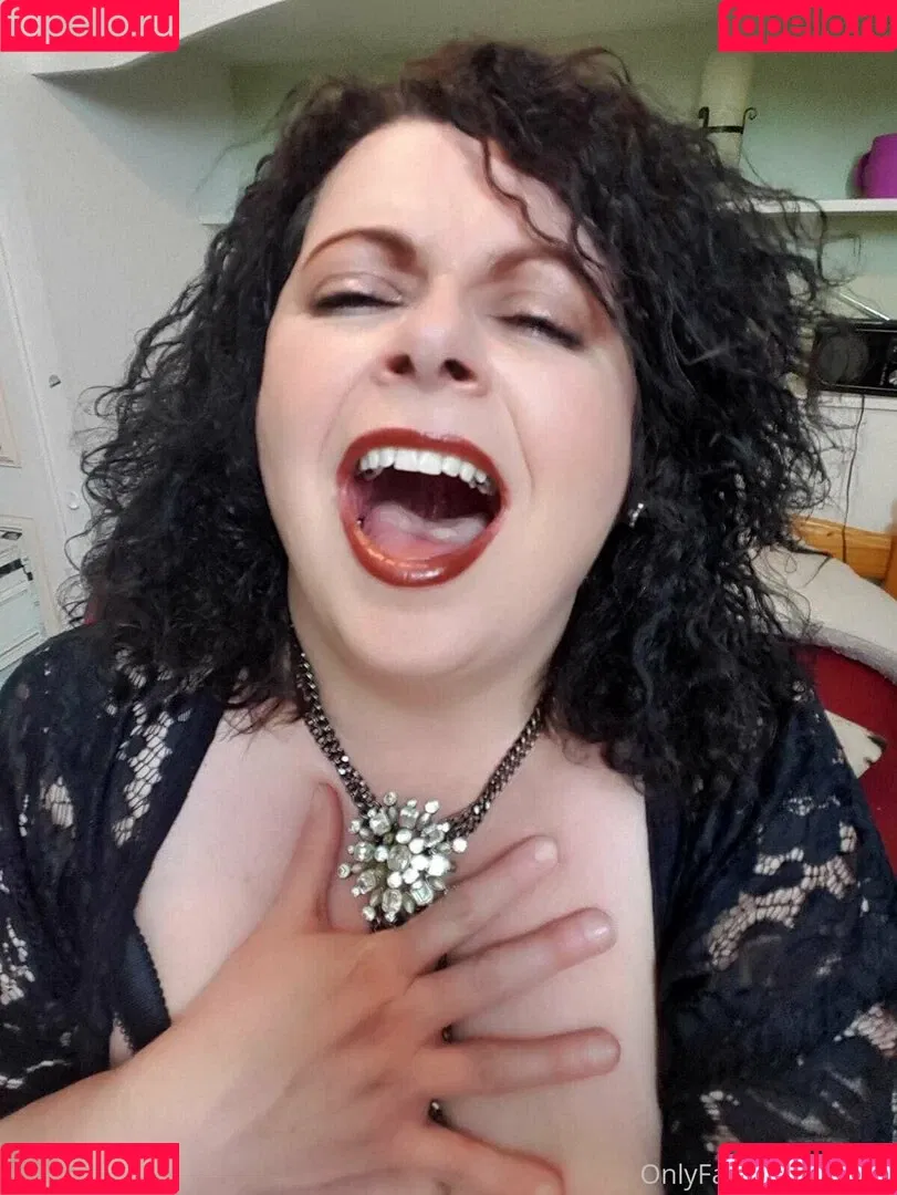 maturebustymom Onlyfans Photo Gallery 