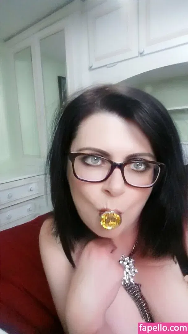 maturebustymom Onlyfans Photo Gallery 