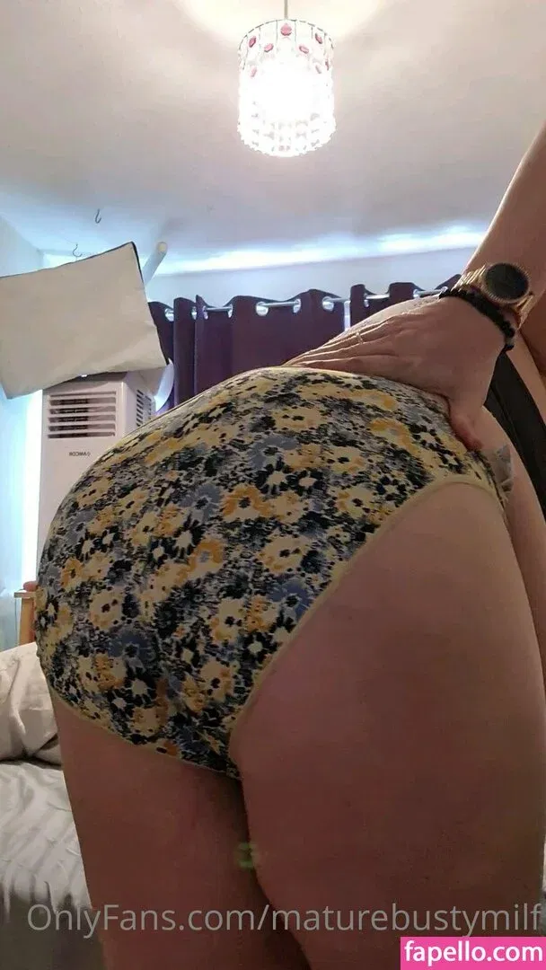 maturebustymom Onlyfans Photo Gallery 
