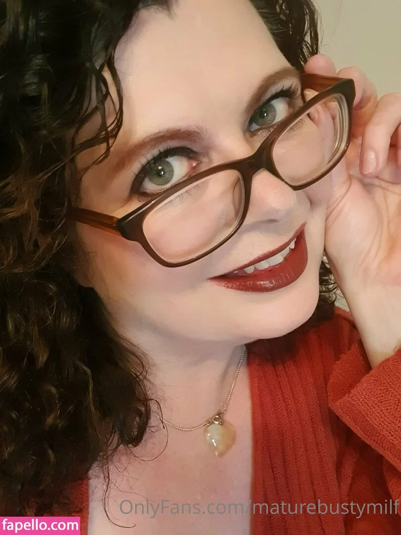 maturebustymom Onlyfans Photo Gallery 